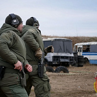 И в ход пускают пистолет