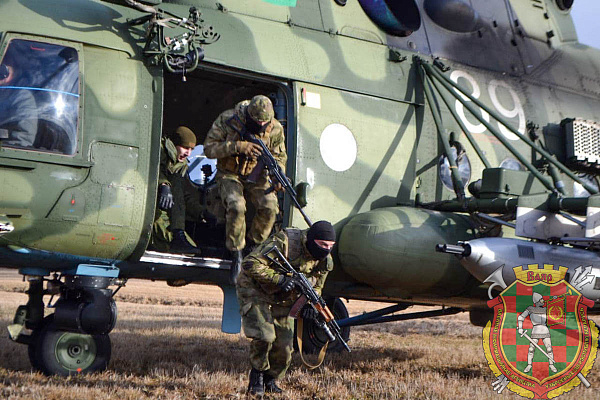 Гвардейцы – в тактическом десанте 