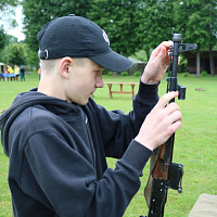 Военнослужащие 65 автбр организовали для воспитанников военно-патриотического лагеря эстафету 