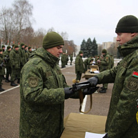 Оружие — защитникам Отечества