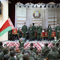 «Легко на сердце от песни весёлой»