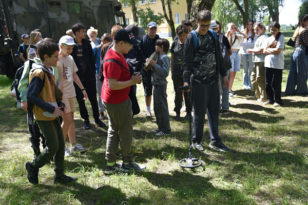 На базе 38 одшбр продолжает работу спортивно-патриотический лагерь