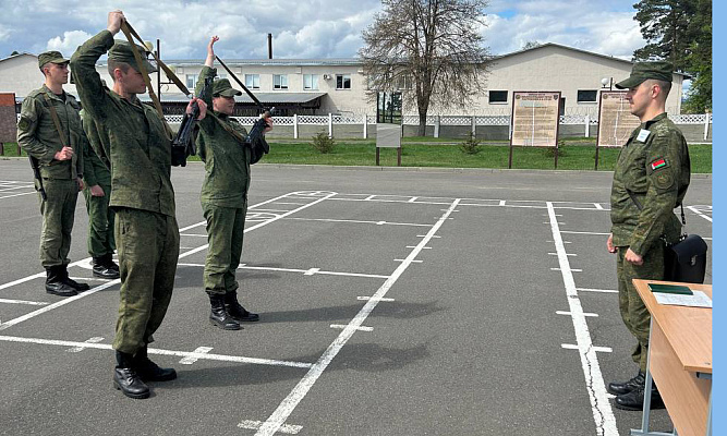 Занятия в инженерном полку СЗОК