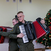 Военнослужашие 557 ибр посетили воспитанников Волковысского детского дома