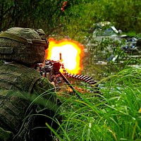 Мотострелки выполнили упражнение по преодолению водной преграды.