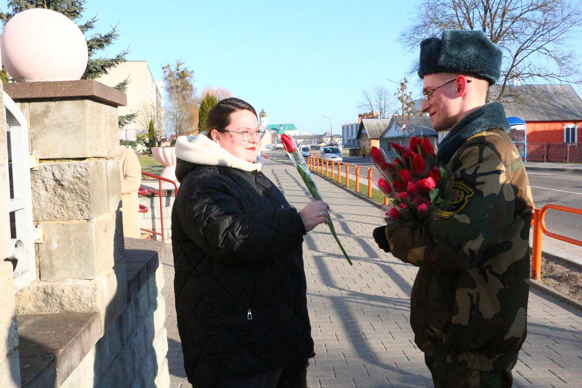 В воинских частях и соединениях прошли праздничные мероприятия