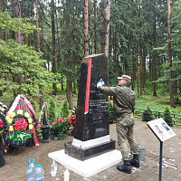 Представители военных комиссариатов Минской области приняли участие в акции по благоустройству мемориальных комплексов