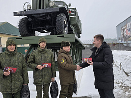 Сотрудники Минского тракторного завода посетили воинские части