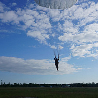 Витебские десантники совершили прыжки с парашютом с самолета АН-2