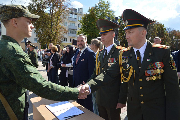 Студенты гомельских вузов приняли Военную присягу 