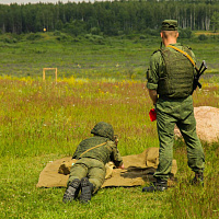 Занятие по огневой подготовке с военнослужащими Минской военной комендатуры