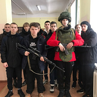 На экскурсию — к гвардейцам