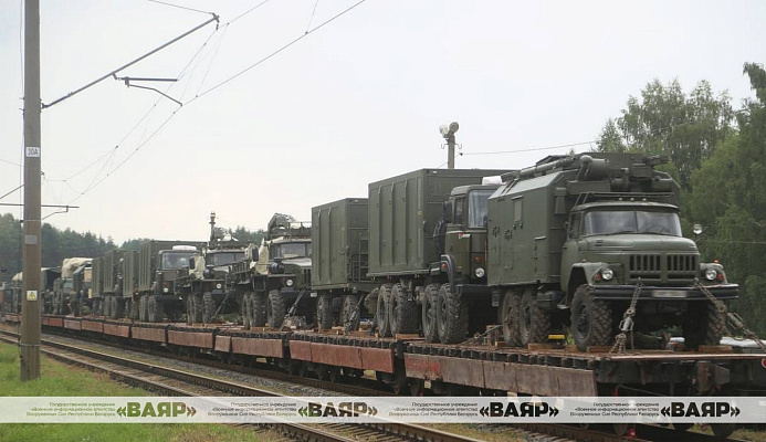  Военнослужащие осуществили погрузку техники на железнодорожные эшелоны