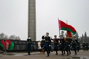 Гвардейцы 38 одшбр возложили цветы в мемориальном комплексе «Брестская крепость-герой»