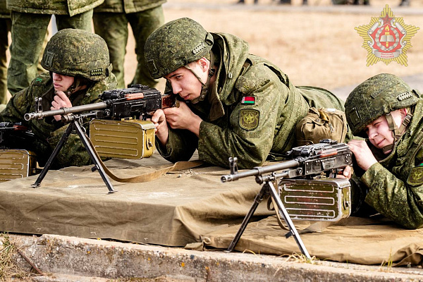 Занятия по огневой подготовке с курсантами Военной академии