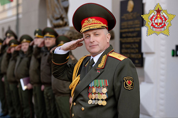 Торжественный ритуал прощания с Боевым Знаменем начальника Военной академии генерал-майора Андрея Горбатенко