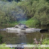 С курсантами Военной академии прошло занятие по преодолению водной преграды