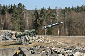 Минобороны Эстонии заявило о намерении поставить Украине ПТУР Javelin и гаубицы