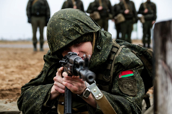 С личным составом 557-й инженерной бригады проведены занятия по огневой подготовке