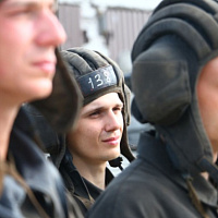 Смотр учебно-боевой группы техники