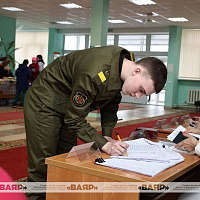 Голосование на участке в Минской военной комендатуре