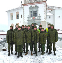 Военнослужащие 60-го отдельного полка связи посетили Старый замок в Гродно