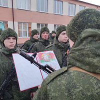 Военнослужащие 72 ОУЦ приняли Кодекс чести защитника Отечества