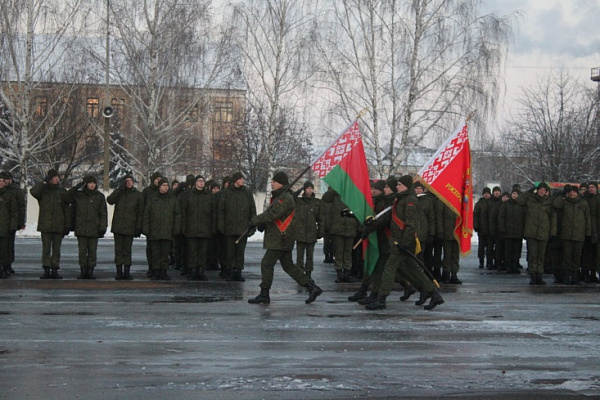 В торжественной обстановке начался учебный год в воинских частях транспортных войск