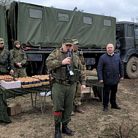 Поздравили с наступающим праздником 