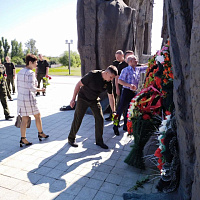 Память священна