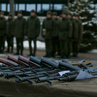 Вручили вооружение, военную и специальную технику