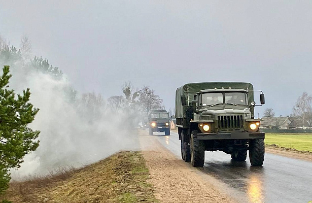 Ни гвоздя, ни жезла, автомобилисты в погонах!