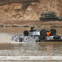Занятие по преодолению водной преграды с военнослужащими артиллерийских подразделений ЗОК