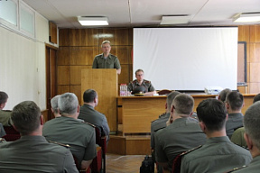 «В ваших руках находится здоровье военнослужащих»   