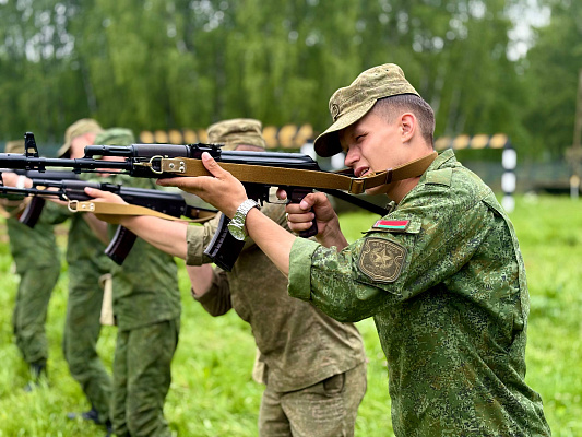 Занятия по боевой подготовке с военнослужащими 188 ибр