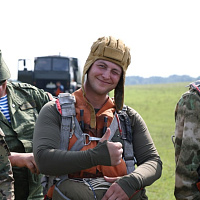 Витебские десантники совершили прыжки с парашютом на воду