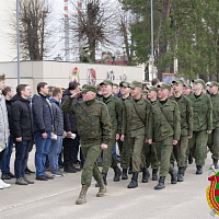 Чествование военнообязанных, завершивших военные сборы, в 120 омбр