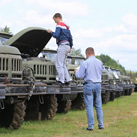 Выставка-продажа военной техники