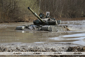 Занятия по преодолению глубокого брода с курсантами 72 ОУЦ