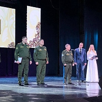 Полоцким кадетам вручили алые погоны