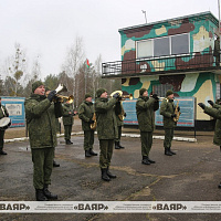 Танкисты 6 омбр выполняют упражнение контрольных стрельб штатным артиллерийским выстрелом