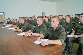 В Гродненском гарнизоне проходит методический сбор с офицерами-выпускниками 2018 года