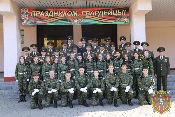 С праздником, гвардейцы!