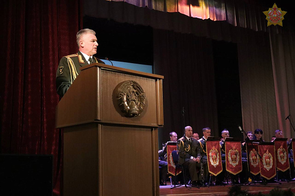 Генерал-майор Андрей Горбатенко поздравил личный состав Военной академии с наступающим праздником