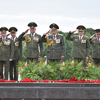 Брестские десантники возложили цветы в мемориальном комплексе «Брестская крепость-герой»