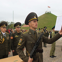 Будут Родине служить и юноши, и девушки