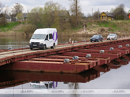 Военнослужащие 30 ождбр навели мост в городском посёлке Бешенковичи