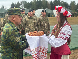 Торжественная встреча участников учения на полигоне Лепельский