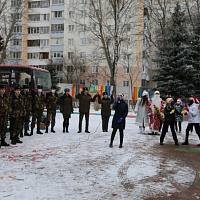 Праздник к нам приходит