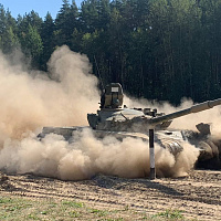 Курсанты 3 шпс 72 ОУЦ выполнили упражнение по вождению боевых машин